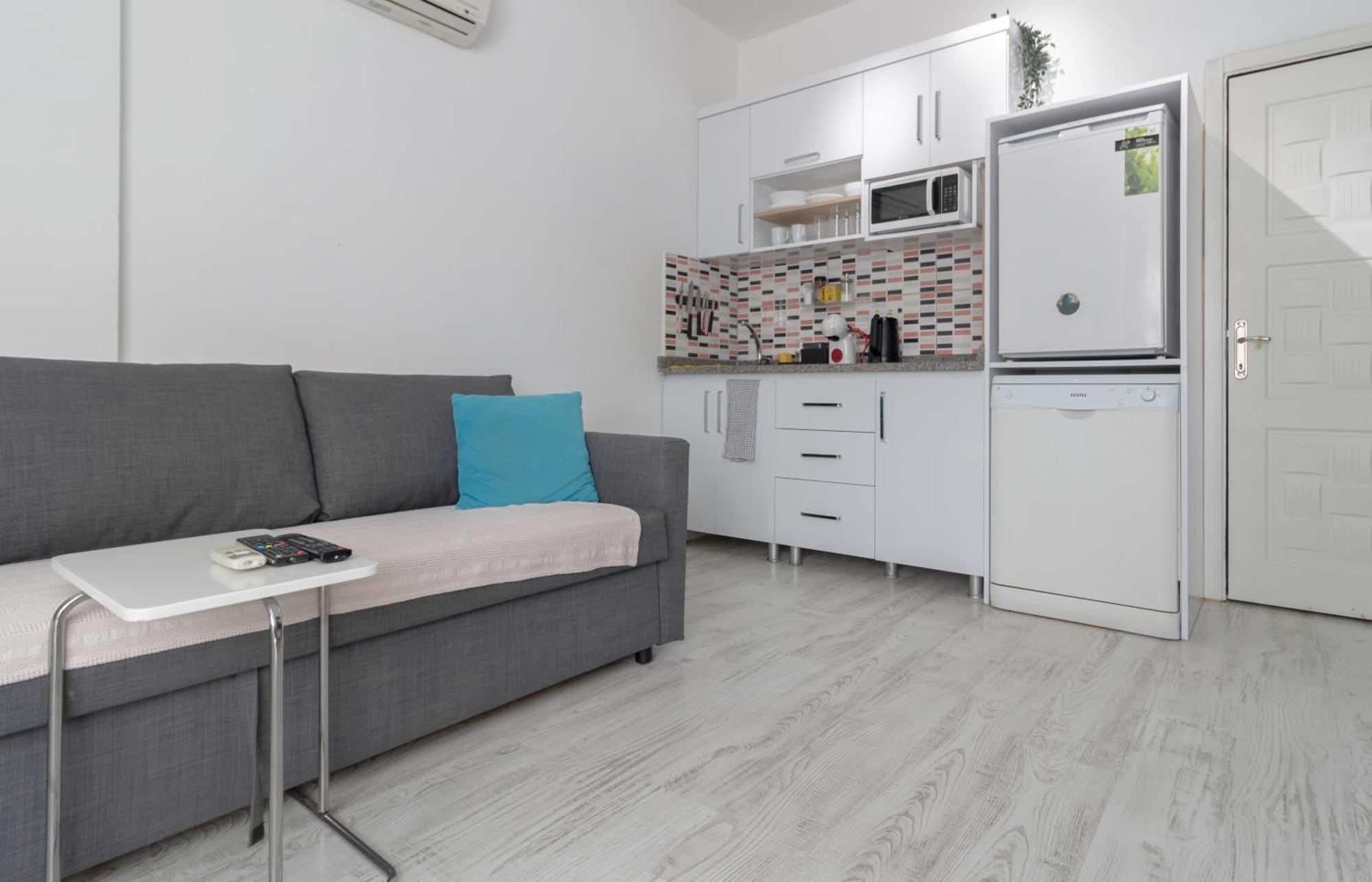 Alex Suites Lara Antalya Exterior photo